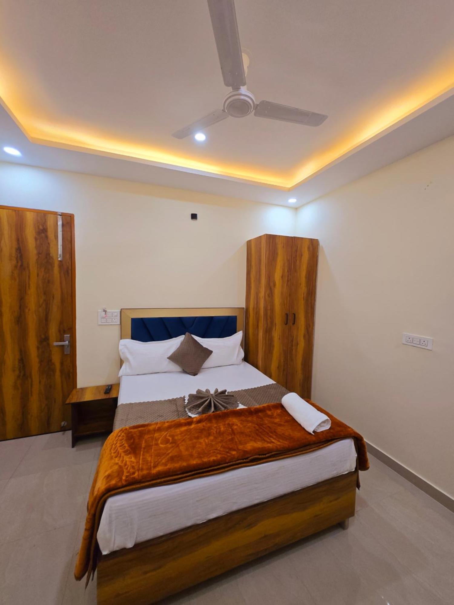 Hotel Blu Plaza Gurgaon Dış mekan fotoğraf